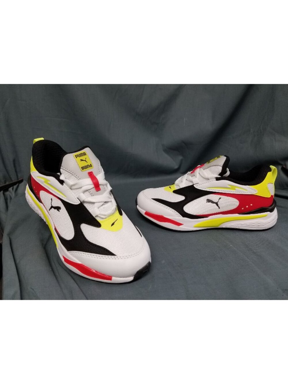 Puma RS-Fast Limits (PS) White/Red/Black/Yellow 387742 02 Kid Size 2c NEW NO BOX